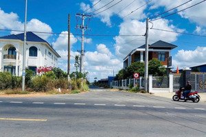 đất xã xuyên mộc huyện xuyên mộc brvt) dt: 9,4x70 ( 620m2 ) mặt tiền tl 329 giá: 2tỷ5