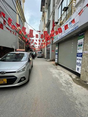 bán nhà 5 tầng yên nghĩa ngay sát quốc lộ 6, đường thông rộng,ô tô tránh đỗ, vị trí kinh doanh đỉnh