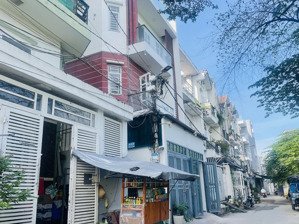 giá rẻ bất ngờ, nhà 3 tầng, hẻm xe hơi, dt 4x15m, 4 pn, gần chợ phú thuận, p. phú thuận quận 7
