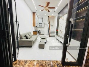 10 điểm không nhưng, nhà ngọc khánh, thông la thành, ngõ ba gác, chủ xây chắc chắn, tặng kèm nt, 5t