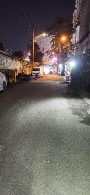 bán nhà phan huy ích, dt 4*16, 4 tầng, hẻm 8m, gần sân bay, cách tiện ích, nhỉnh 7 tỷ