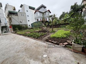 hiếm! đất vàng cổng chợ phúc lợi - ô tô thông - view trường học - 72.4m2 - 9.1 tỷ