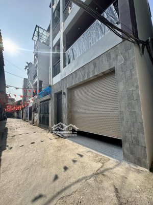 nhà đẹp nguyễn văn cừ, long biên 5 tầng dt 36m2 chỉ 8.4 tỷ