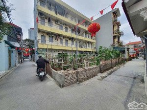 ngô xuân quảng-gl 100m mt 6m 4tầng 18phòng cho thuê full 36tr/tháng đường thông ô tô tránh 140tr/m