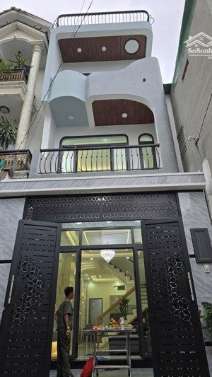 đường ôtô 6m nhà 3 tầng đẹp ở ngay 58m2(4x15) gần lã xuân oai, tăng nhơn phú quận 9; 4pn chỉ 6tỷ6