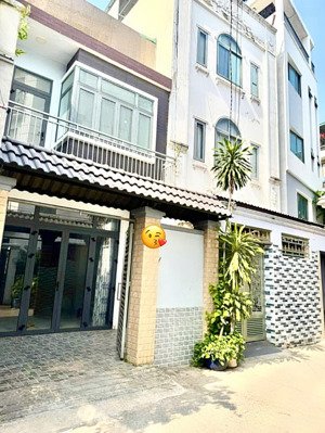 nhà 2 tầng hẻm xe hơi-70m2- nguyễn thái sơn - lê lai - tt gò vấp - sát mặt tiền - giáp bt- pn