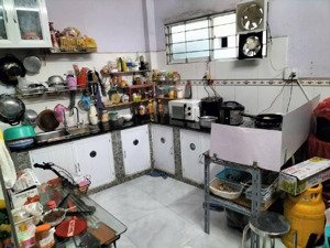 nhà 2 tầng hẻm xe hơi ,đương bùi minh trực quận 8 ,diện tích 4 x 13 giá 5,7 tỷ ,cách mặt tiền 50m