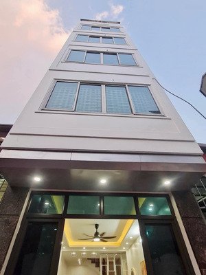 phân lô - ô tô - kđ. nguyễn khang. 42m 5 tầng. giá hơn 1x tỷ.