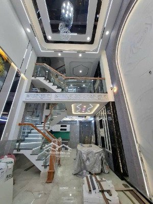 bán nhà lê văn quới 4,5 x 14m 5 tầng tặng full nội thất chỉ hơn 7 tỷ xíu