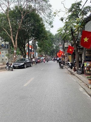 bán nhà mặt phố khương trung 52,3 m2, 3 tầng, 18.2 tỷ, mặt tiền 4,2m giá tốt!