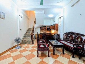 chốt gấp, lô góc tây sơn, ngõ rộng, 50m oto tránh đỗ, sát phố, tặng nội thất, ở luôn, 38m x 5t