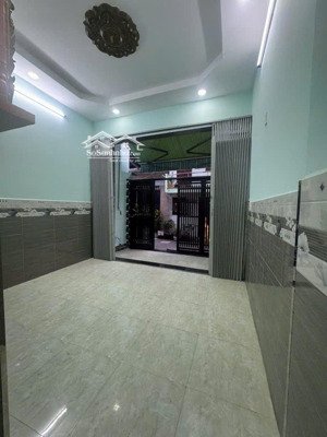 bán nhà kề bà hom nối dài 4x14m 2 tầng xe hơi ngủ trong nhà nhỉn 4 tỷ