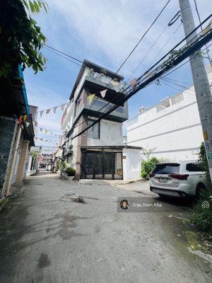 biệt thự 144m2 kế lacasa q7- mt hẻm xe hơi đậu trong sân - nhỉnh 14 tỷ tặng nội thất