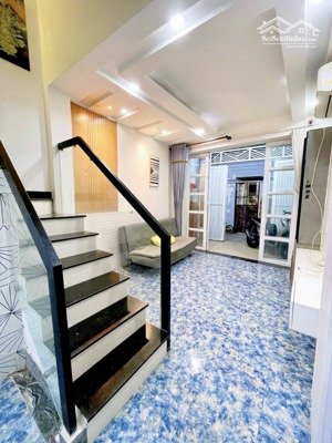 nhà 4 tầng kiên cố-phan văn trị p11 bình thạnh. chỉ nhỉnh 6 tỷ.