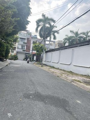 bán nhà giá rẻ 7,5 tỷ khu tên lửa đường 1c dt 4x16m 3 tấm đậu được xe hơi gần công viên