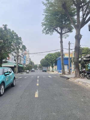 bán biệt thự cao cấp 33 tỷ khu ao sen tên lửa, cạnh aeon bình tân 3,5 tấm tặng nội thất mới keng