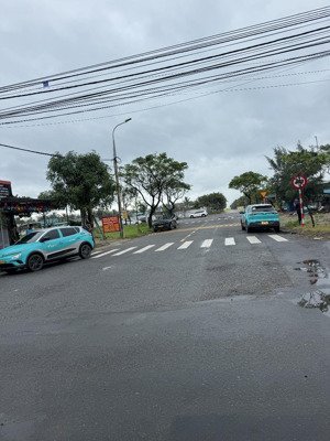 bán lô đất sát góc đường nguyễn thần hiến, trục chính ra bãi tắm