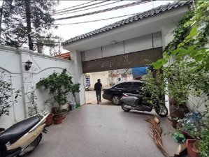 [giá tốt] bán nhà phân lô hoàng quốc việt, ô tô vào nhà, 115m, có thang máy chỉ 36 tỷ