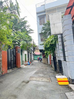 hẻm xe hơi đến nhà - 40m2 nở hậu - 2 tầng - phường 26 bình thạnh - gần trường lê văn tám