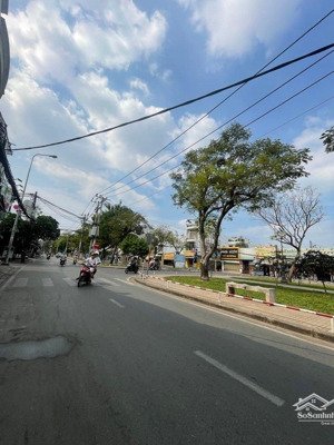 bán nhà ngay lê thúc hoạch 48m2. 3 tầng. hẻm xe hơi. chỉ 4.65 tỷ