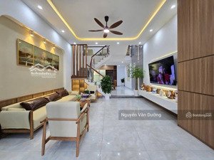 cực hiếm! phố hào nam, nhà dân xây ở luôn, 3 gác tránh, 35m ra ô tô, 42m2 x 5t, nhỉnh 7 tỷ