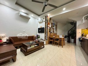 hiếm! nhà cát linh cần bán, 10m ra phố, mặt tiền rộng, diện tích 38m2 xây 4 tầng