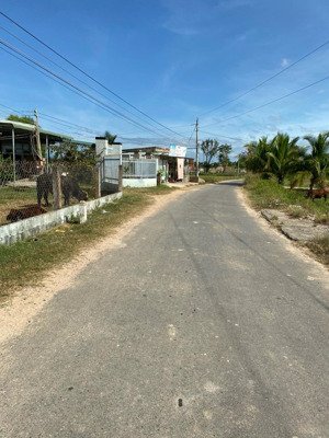 đất thổ cư mặt tiền nhựa hàm liêm cách thành phố 15 phút 170m2 có sẵn 100m2 thổ cư giá 550 triệu