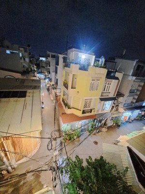 căn góc 42m mặt tiền quang trung , phường 8 gò vấp: diện tích:42m2 1trệt 3 lầu,4pn ,4wc(giá 7ty6)