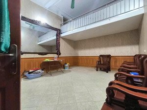 cho thuê nhà nguyên căn đội cấn ba đình gần phố | sân chung rộng | khu dân trí cao