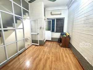 chính chủ cần bán nhà 4 tầng đống đa-nhỉnh 4 tỷ-mặt tiền 4m-ngõ thông-sổ đỏ-trước nhà sh quay đầu