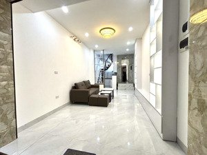 5 tầng thang máy - 33m2 - hơn 10 tỷ 1 nhà ra mặt ngõ thông, trước nhà rộng thoáng, nở hậu - gần phố