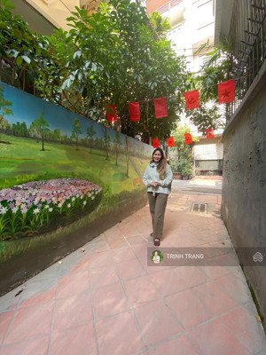 [siêu hiếm] bán nhà liễu giai 5 tầng 6pn ở ngay đón tết. sát oto, vài bước ra phố lớn. giá 10tỷ