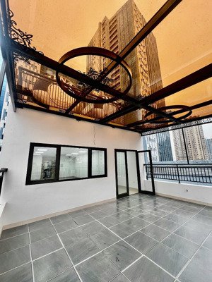 toà nhà thương mại phố lạc long quân, xây 10 tầng, ngay hồ, dòng tiền tốt, dt 120m2, giá 79 tỷ