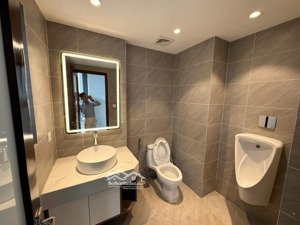 nhà tôi cho thuê nhà hai mặt tiền,mới, đội cấn, vỉa hè, thang máy; vp, nhà hàng, kd 97m2* 5t- 33 tr