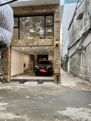 diện rộng 50m2 - oto vào nhà - thang máy - full nội thất châu âu - 16.xđ