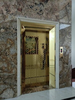 tôi chủ nhà cho thuê nhà hai cửa đi, thang máy, vỉa hè, 98m2_ 5t;, sát duy tân, dịch vọng hậu-36 tr