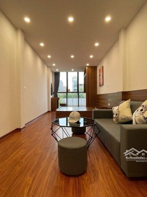 bán nhà long biên phố bồ đề. gần hồ cạch trường quốc tế song ngữ wheeling