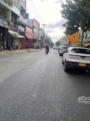 cần bán nhà mtkd đường t6, p,tây thạnh, q.tân phú. dt 4x15m 2 lầu, giá bán 10 tỷ tl. 