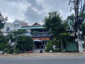 gấp!!! nhà mặt tiền đường nguyễn văn hưởng thảo điền quận 2