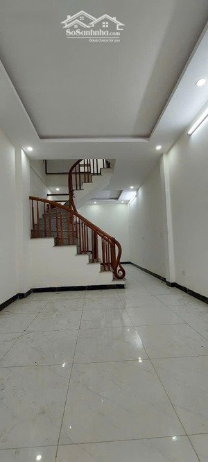 chỉ hơn 3 tỷ sở hữu nhà biên giang- hà đông,dt35m*4t*3 pn rộng, ô tô đỗ cổng, 4km tới bx yên nghĩa