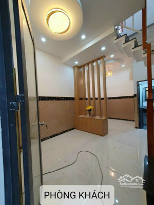 bán nhà 3 tầng ~ 40m2 3pn có cửa cuốn tự động trần quý cáp