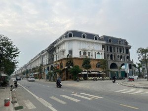 bán shophouse trục chính kinh doanh luôn tạo dòng tiền 17tr/ tháng