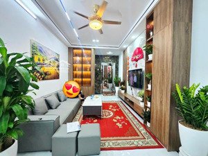 bán nhà 6tầng thang máy xuân thuỷ cầu giấy 40mxmt3.6m ngõ thông kinh doanh 15m ra ôtô tránh full nt