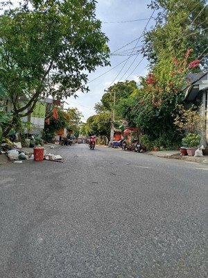 đường 9m thông, nhà c4 153m2. ngang 5,25m. nở hậu. đs9 lê đức thọ, p16, gò vấp. chỉ 15tỷ8.
vị trí đ