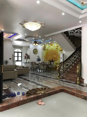 chuyển nhượng căn góc view thoáng - chỗ đỗ xe thoải mái khu venice vinhomes imperia