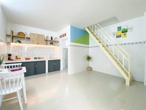 phòng gác cao - giá cực rẻ - khu vực nhà an ninh