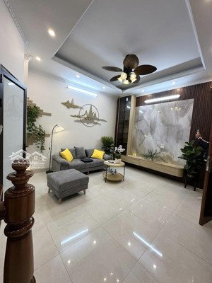 cắt lỗ! trung tâm cầu giấy, 2 thoáng ngõ nông, gần oto, thang máy, chủ tặng nội thất 41m2*6t.