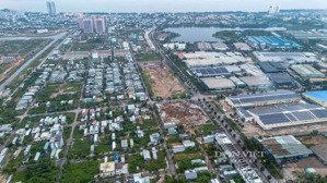 bán đất nguyễn mậu kiến, giữa 10 tòa chung cư , 224 m2 giá tốt. lh: 