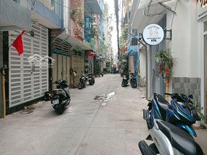 ngày 19/12 : hạ chào 500 triệu
giá mới chỉ còn 9,5 tỷ ++ nguyễn đình chiểu, f.2, q.3