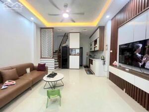 Hiếm phố Trung Kính 33m2, 5 tầng đẹp long lanh, mặt tiền 4.2m trung tâm quận Cầu Giấy